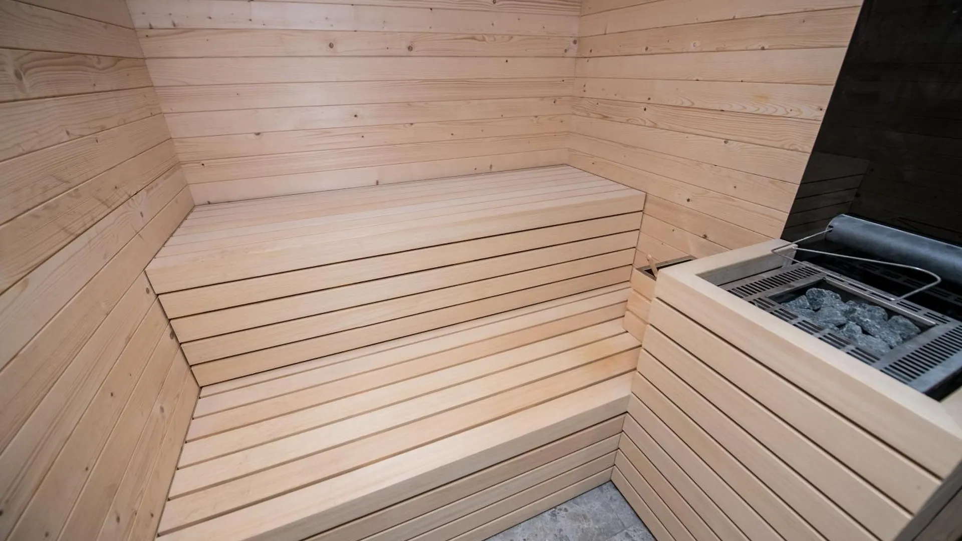 Compagnoni Luxe - Terrace & Spa Milan Apartment